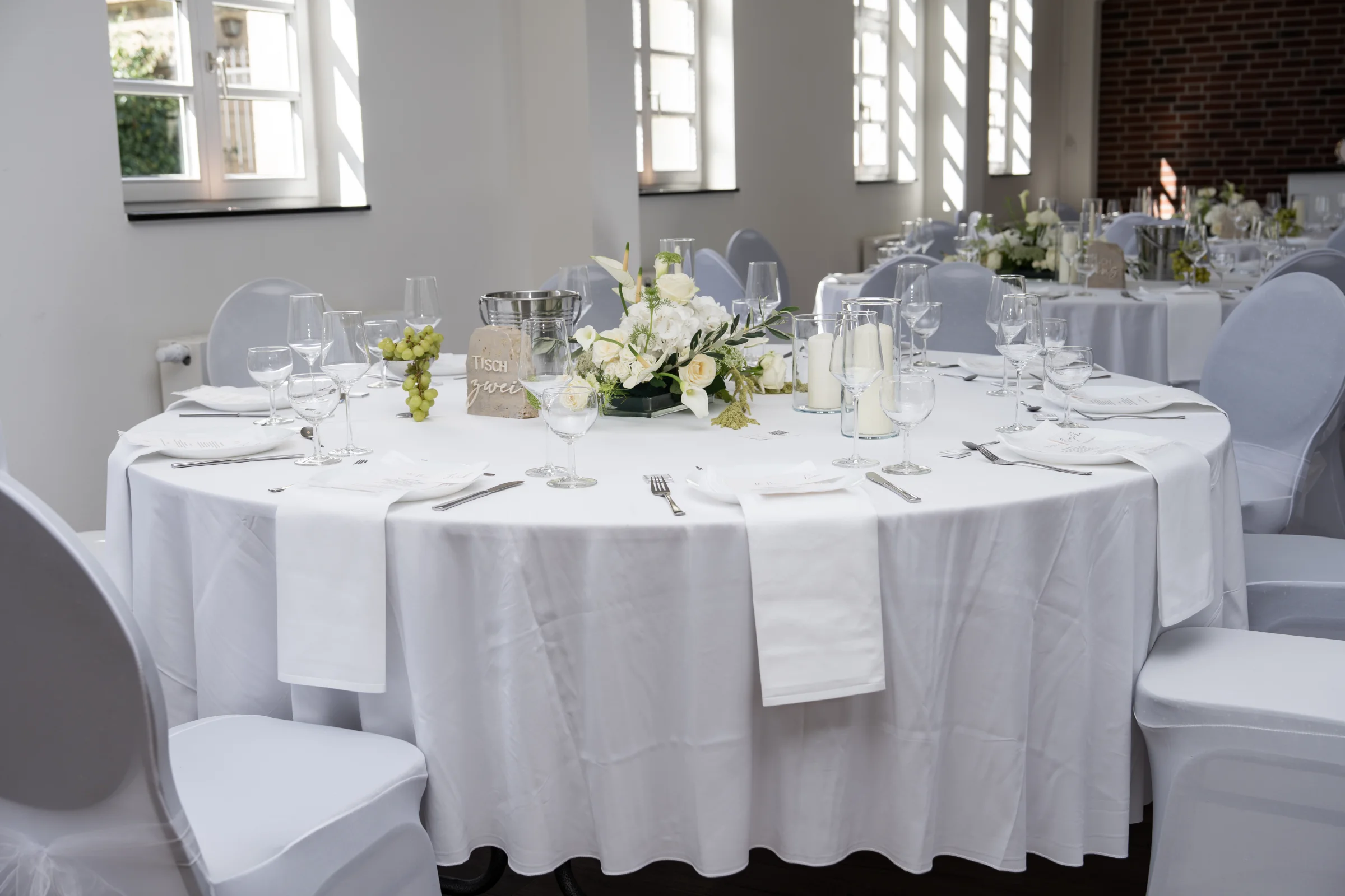 gedeckter Tisch in der Location